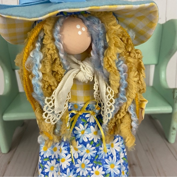 ❌SOLD❌Gnome Spring Blue Daisy Girl Yellow Floral Felt Hat Handmade Female - Picture 4 of 15